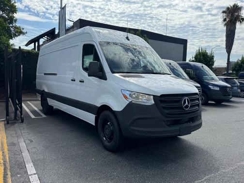 2025 Mercedes-Benz Sprinter 2500 High Roof