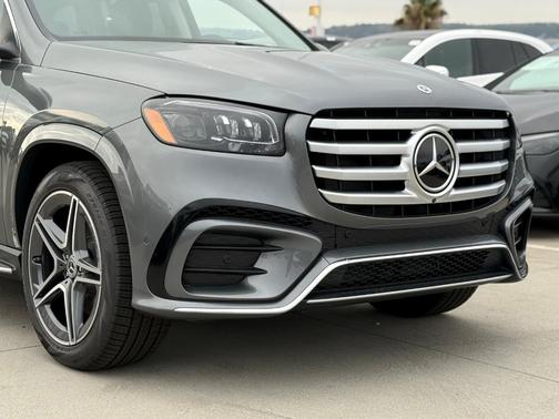 2026 Mercedes-Benz GLS 450