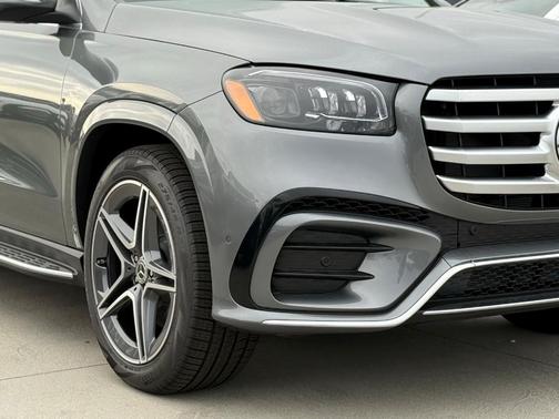 2026 Mercedes-Benz GLS 450