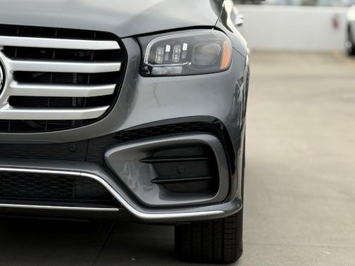 2026 Mercedes-Benz GLS 450