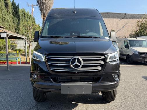 2026 Mercedes-Benz Sprinter 2500 144 WB Standard Roof Passenger