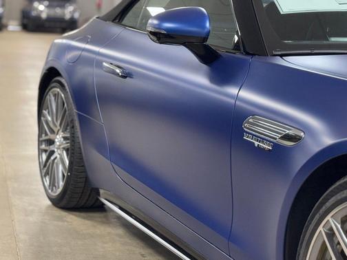 MAN STARLING BL 2025 Mercedes-Benz AMG SL 55 Base