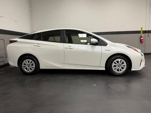 2018 Toyota Prius One