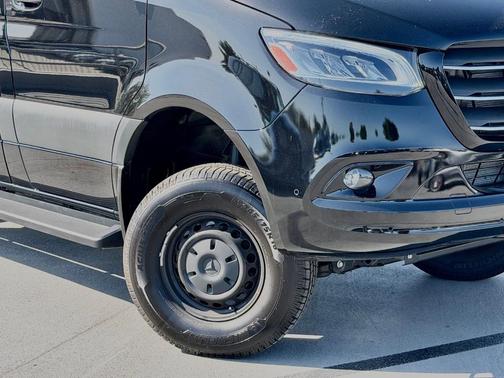 Obsidian Black Metallic 2026 Mercedes-Benz Sprinter 2500 144 WB Standard Roof Passenger