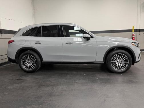 2025 Mercedes-Benz GLC 300 Base