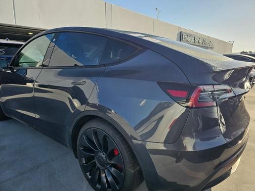 Gray 2022 Tesla Model Y Performance