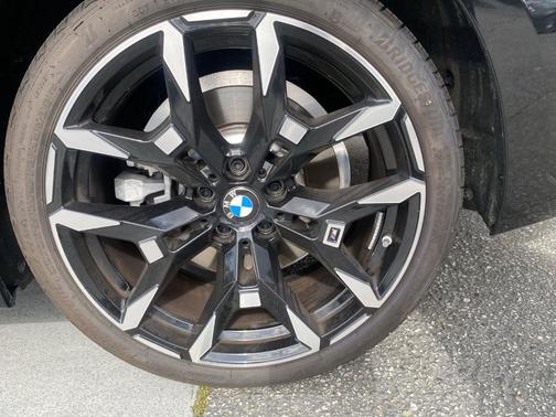 Black Sapphire Metallic 2025 BMW 330 i xDrive