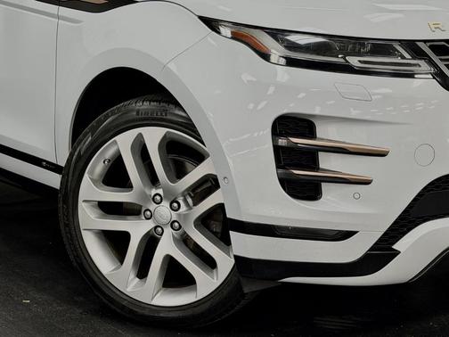 Yulong White 2020 Land Rover Range Rover Evoque First Edition
