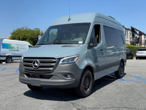 2025 Mercedes-Benz Sprinter 2500 144 WB Standard Roof Passenger