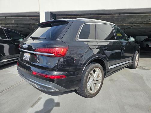 2022 Audi Q7 55 Premium Plus