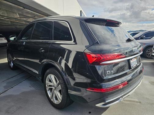 2022 Audi Q7 55 Premium Plus