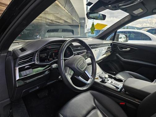 2022 Audi Q7 55 Premium Plus