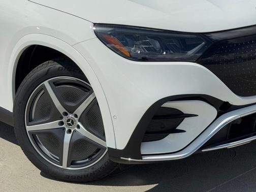 Polar White 2026 Mercedes-Benz EQE 320 Base 4MATIC