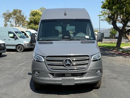 2026 Mercedes-Benz Sprinter 2500 144 WB Standard Roof Crew
