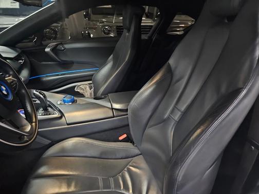 2019 BMW i8 Base