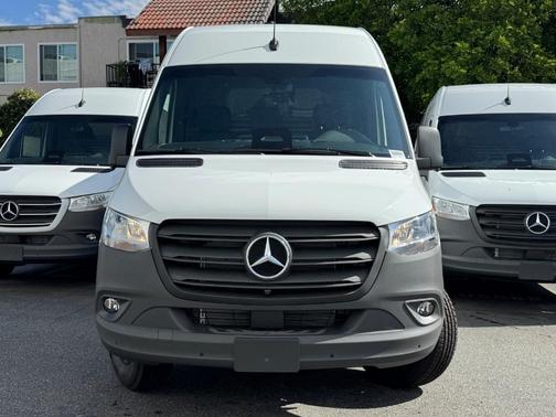 2025 Mercedes-Benz Sprinter 2500 Standard Roof