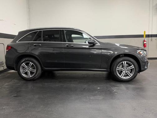 Graphite Gray Metallic 2022 Mercedes-Benz GLC 300 Base 4MATIC