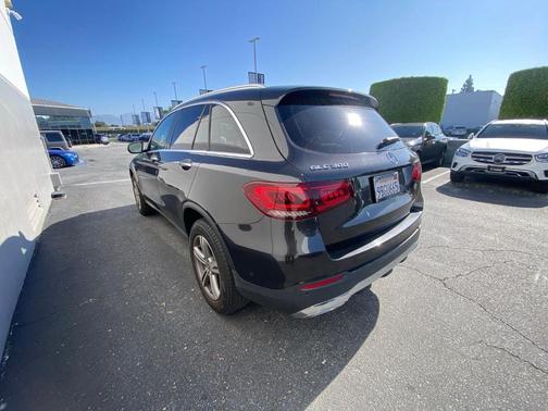 Graphite Gray Metallic 2022 Mercedes-Benz GLC 300 Base 4MATIC