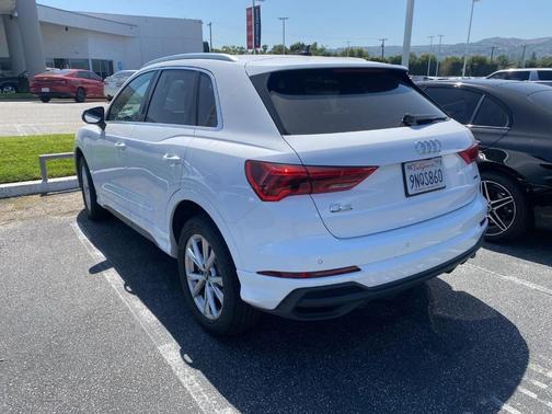 Arkona White 2025 Audi Q3 45 S line Premium