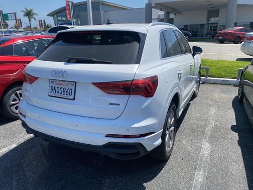 Arkona White 2025 Audi Q3 45 S line Premium