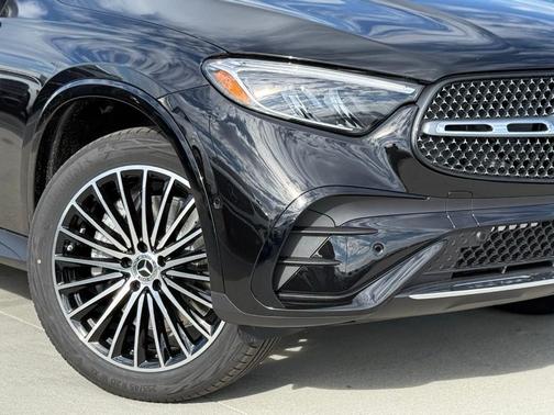 2026 Mercedes-Benz GLC 300 Base