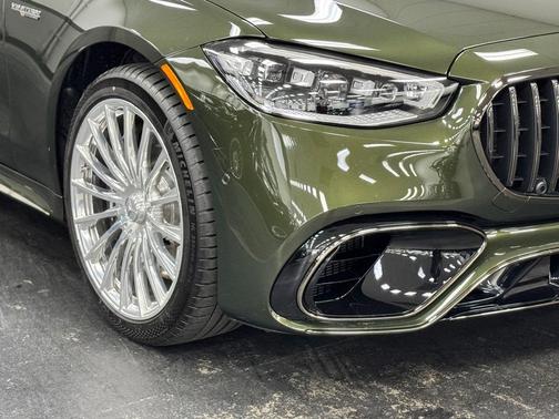 2025 Mercedes-Benz AMG S 63 E Base