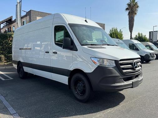 2026 Mercedes-Benz Sprinter 2500 High Roof
