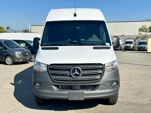 2025 Mercedes-Benz Sprinter 2500 High Roof