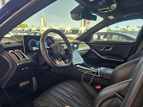 2025 Mercedes-Benz AMG S 63 E Base
