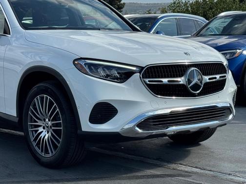 2025 Mercedes-Benz GLC 300 Base