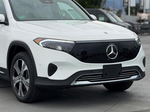 2025 Mercedes-Benz EQB 250 Base