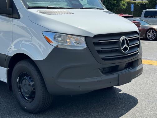 2025 Mercedes-Benz Sprinter 2500 High Roof
