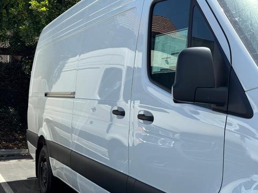 2025 Mercedes-Benz Sprinter 2500 High Roof