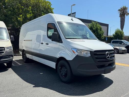 2025 Mercedes-Benz Sprinter 2500 High Roof