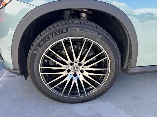 2026 Mercedes-Benz GLC 300 Base