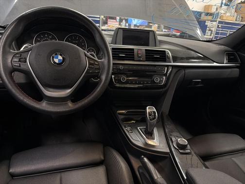 2018 BMW 330 i