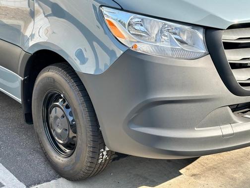 2025 Mercedes-Benz Sprinter 2500 Standard Roof