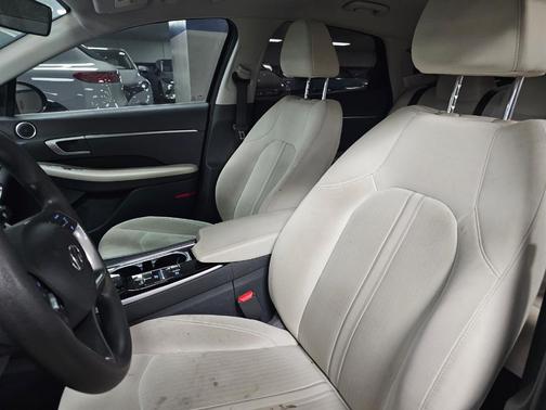2022 Hyundai SONATA SE