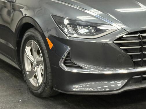 2022 Hyundai SONATA SE