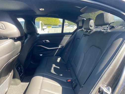 2022 BMW 330 i