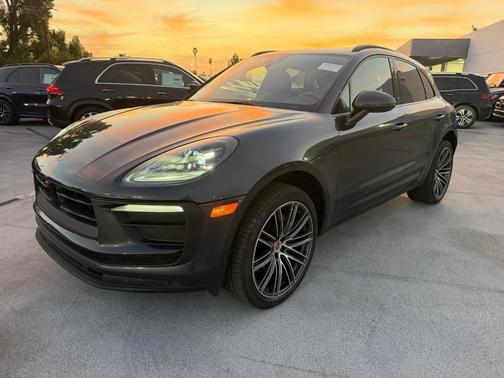 2024 Porsche Macan Base