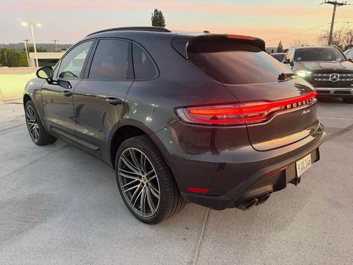2024 Porsche Macan Base