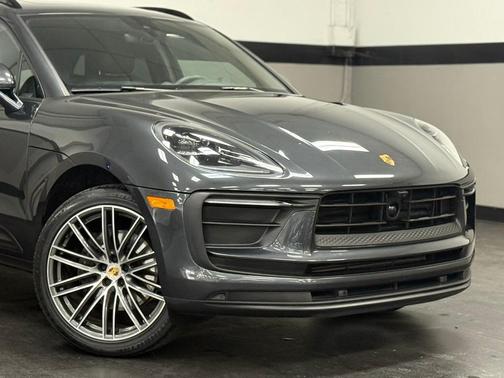 2024 Porsche Macan 