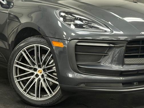 2024 Porsche Macan 
