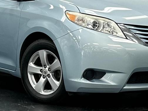2015 Toyota Sienna LE