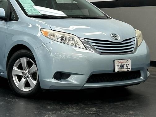 2015 Toyota Sienna LE