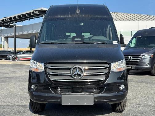 2025 Mercedes-Benz Sprinter 2500 144 WB Standard Roof Passenger