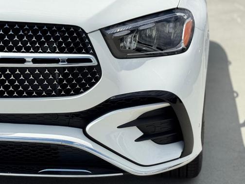 Polar White 2026 Mercedes-Benz GLE 450 4MATIC