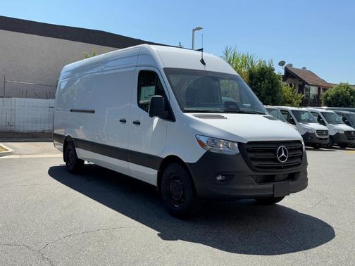 2025 Mercedes-Benz Sprinter 2500 High Roof