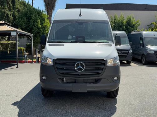 2025 Mercedes-Benz Sprinter 2500 High Roof